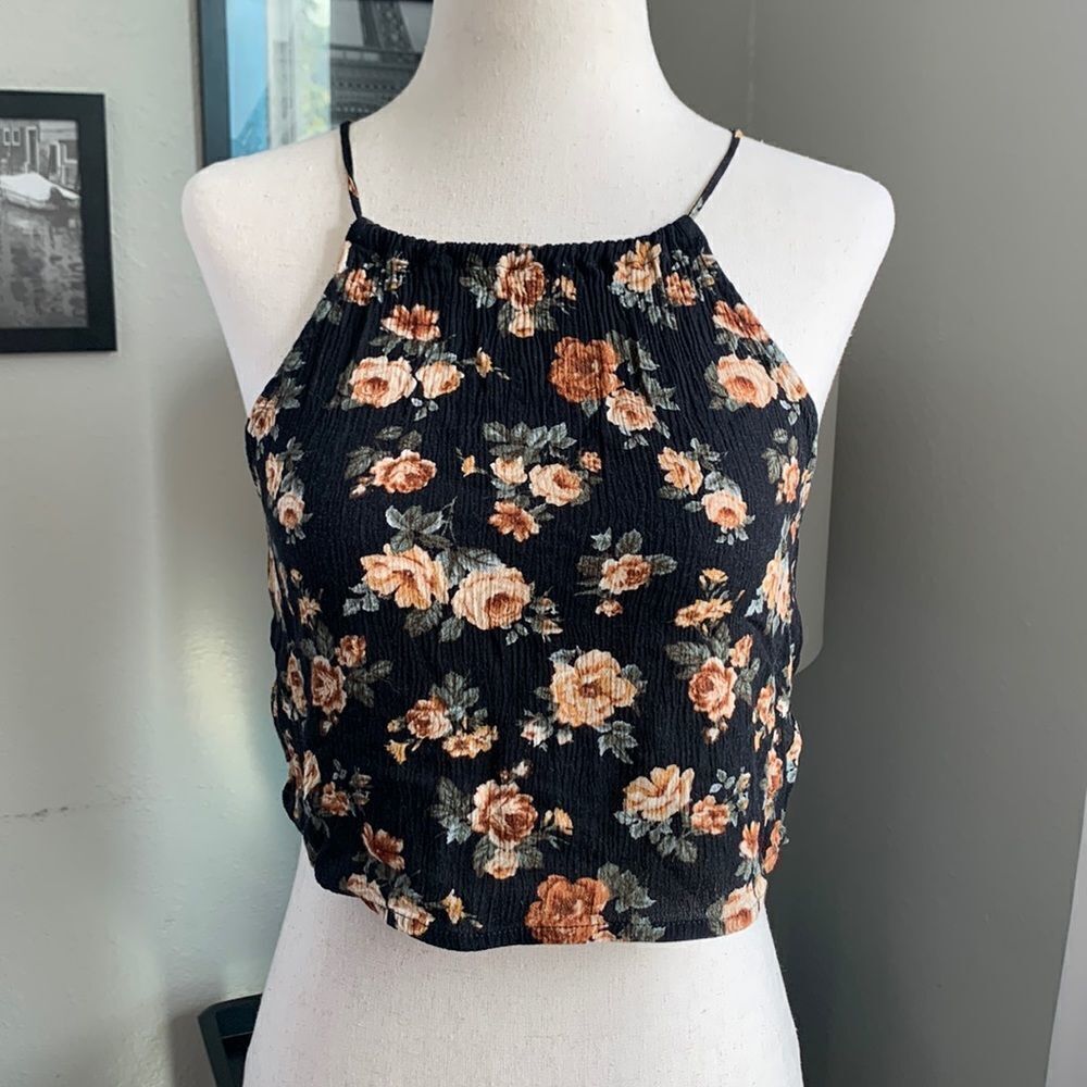 Forever 21 halter crop top size small extra small